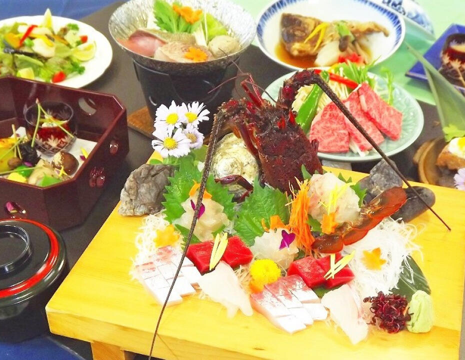 写真:伊勢海老鬼殻焼き付プラン